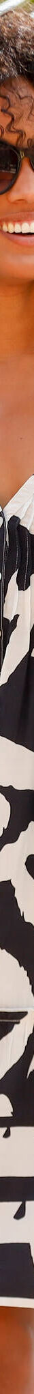 Robe à plis, imprimée (noir / écru) Robe à plis, imprimée (noir / écru)